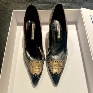 Authentic Manolo Blahnik Patent snakeskin pump 👠